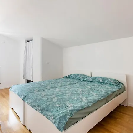 Appartamento Trendy Aparment With Garage Right By The