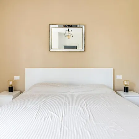 Trendy Aparment With Garage Right By The Apartment